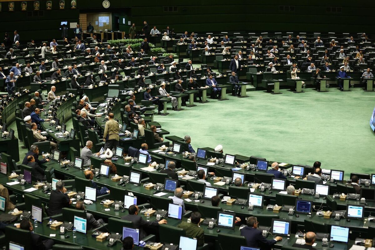 نمایندگان مجلس کلیات و جزئیات طرح الزام دولت به تعلیق همکاری با آژانس بین‌المللی انرژی اتمی تا زمان تامین امنیت تاسیسات و دانشمندان هسته‌ای را تصویب کردند.